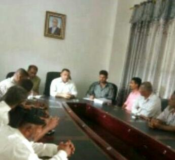 الأمين العام للمجلس المحلي ابين يجتمع مع ادارة وموظفي مصلحة الضرائب بالمحافظة